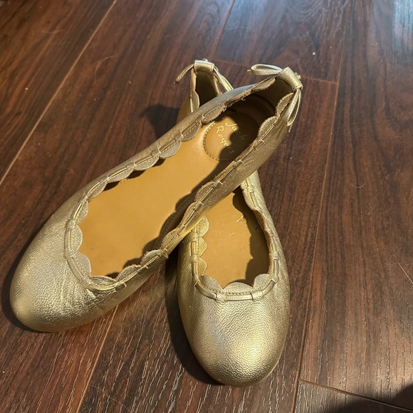 Jack Rogers Lucie Scalloped Ballet Flat sz. 7,.5 Gold - Picture 2 of 9
